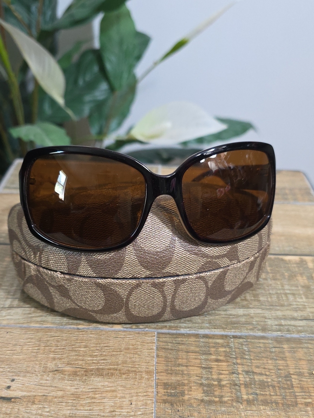Coach Ginger L901 Brown Tortoise Women Sunglasses Amber Lenses Case Included